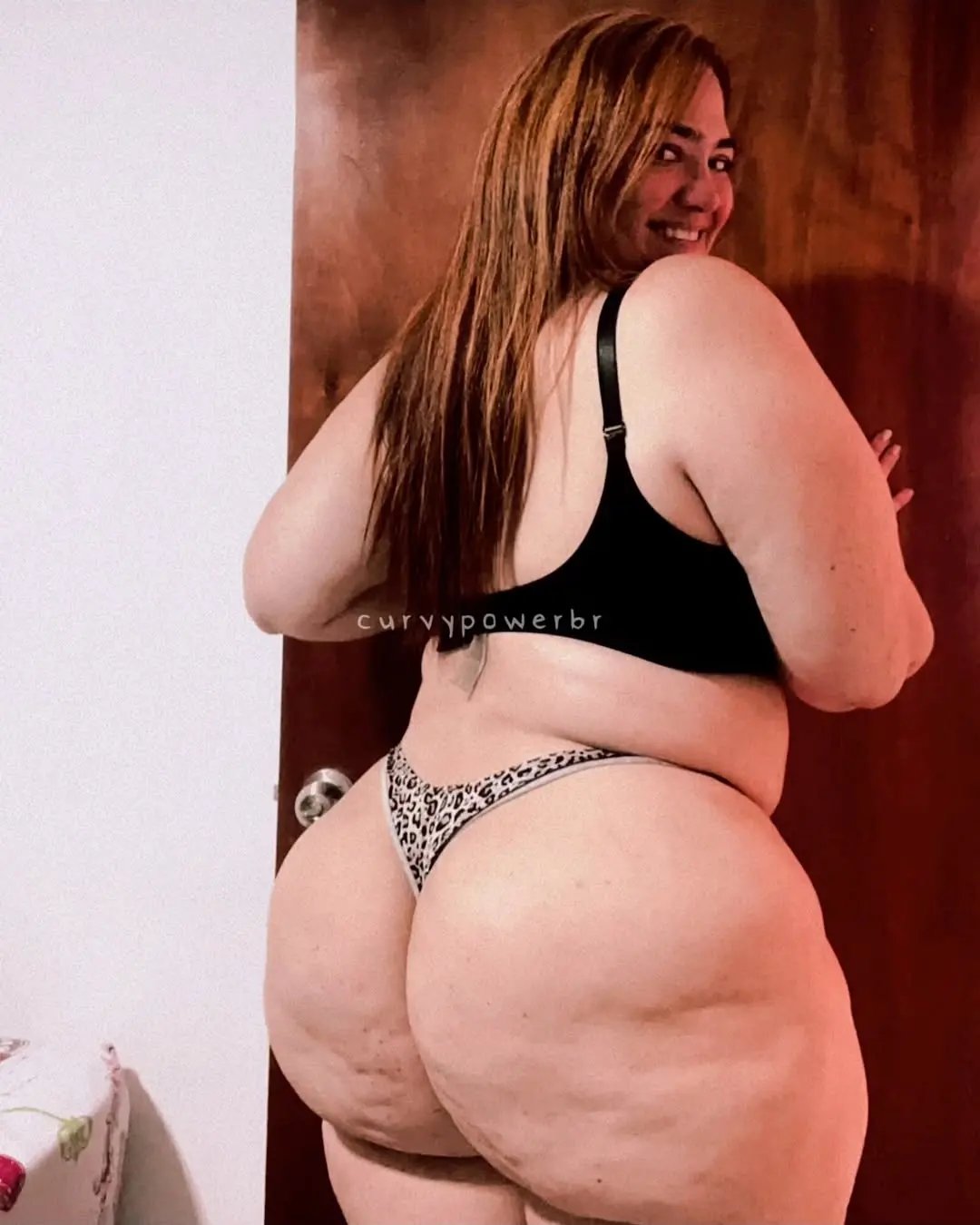 Grandes bundas #8meVCdXo