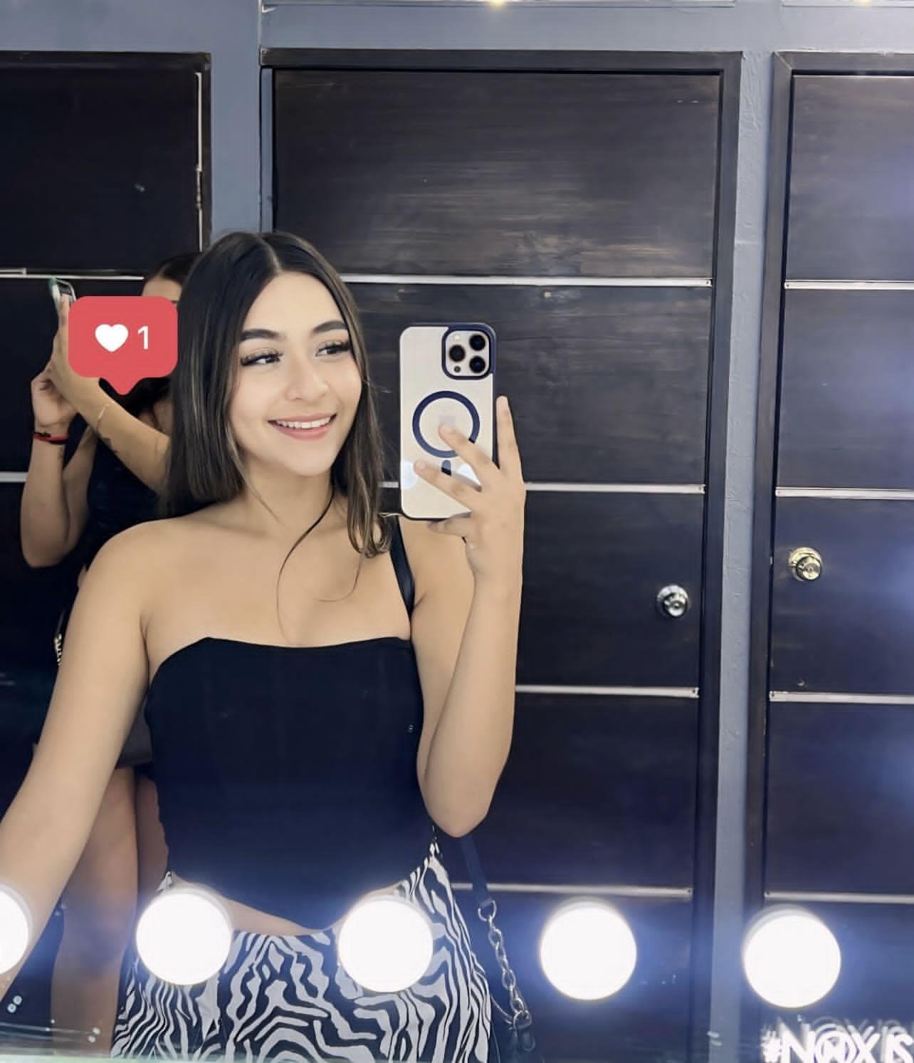 Paola Loreto #8QQJ9luS
