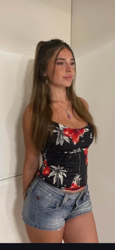 Sexy busty college teen #8tVFFGS7
