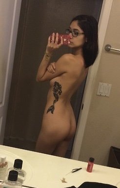 Hot and nasty young wife shares #8vYJNlIh
