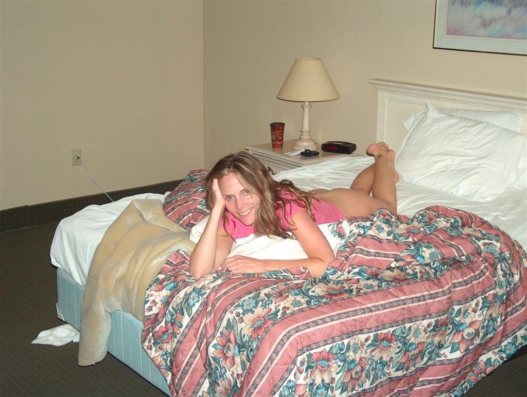 Cute wife really had to pee #8y1Wfbvu