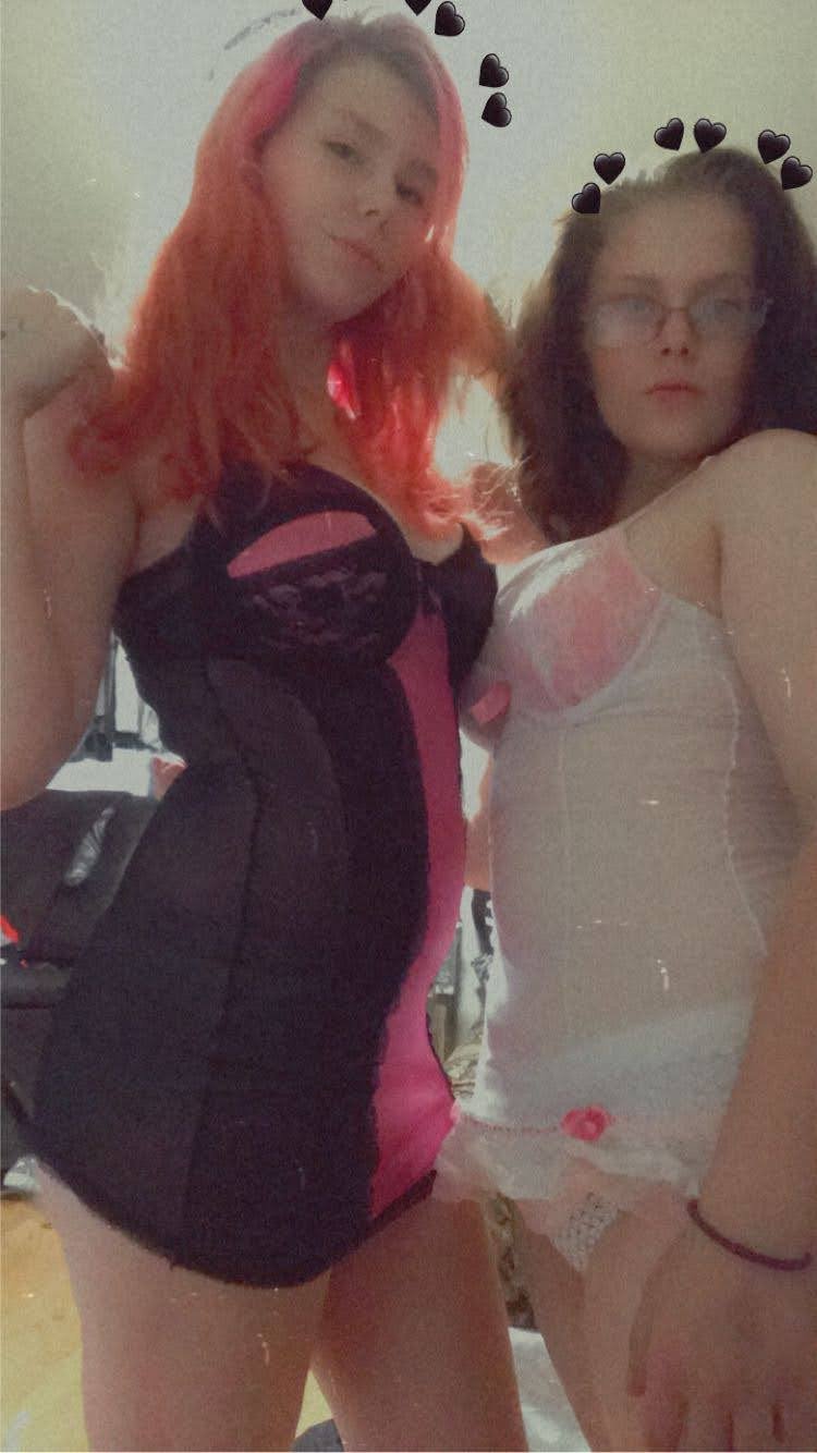 Chubby Slut & Friend #91IVHXWI
