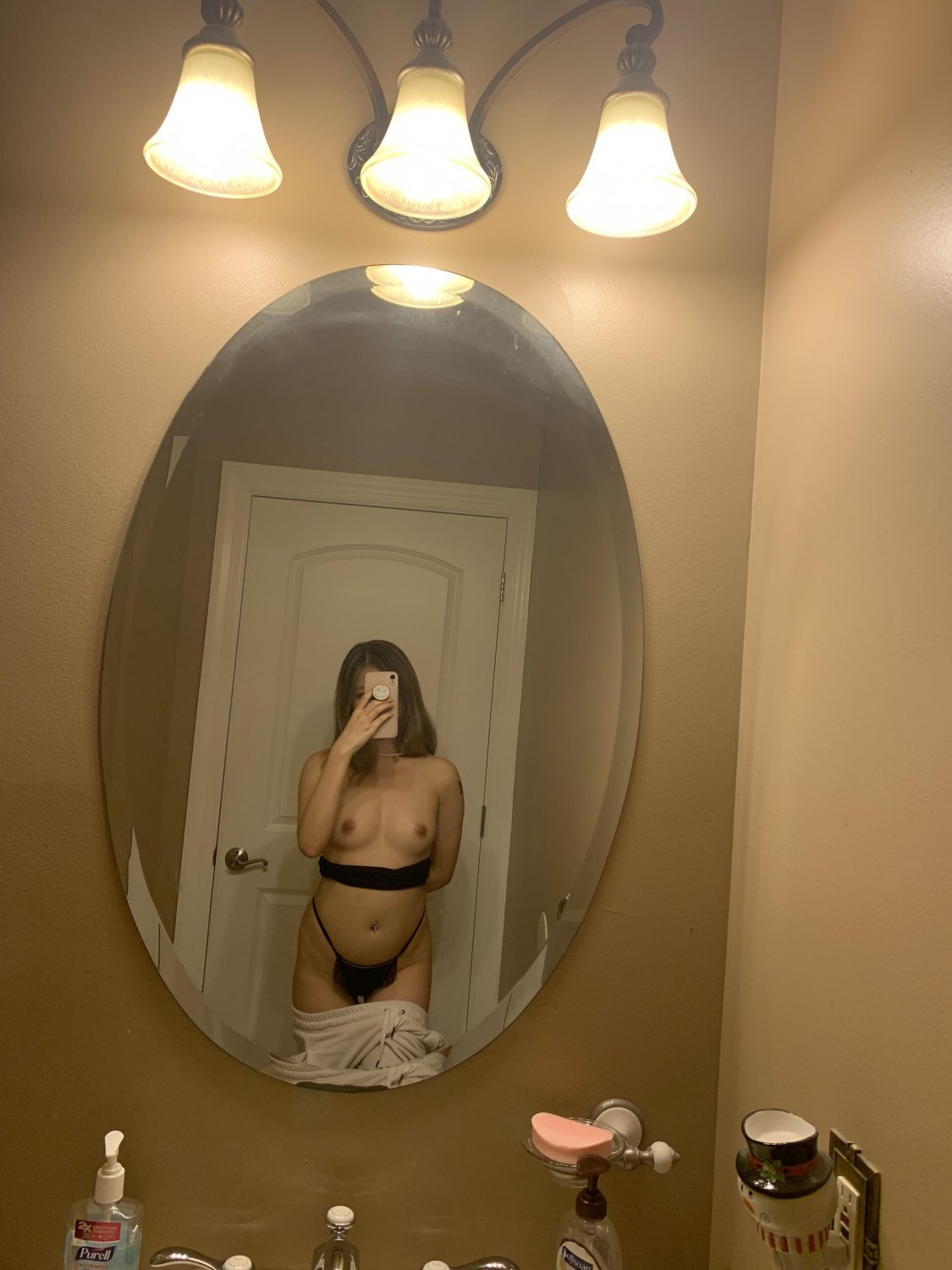 19yo ABG Slut’s LEAKED NUDES - Tits, Pussy, & Ass!!! #98AQA0IC