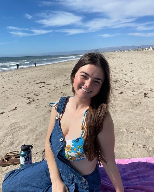 Sexy busty college teen Sidney #9b4MLfTF