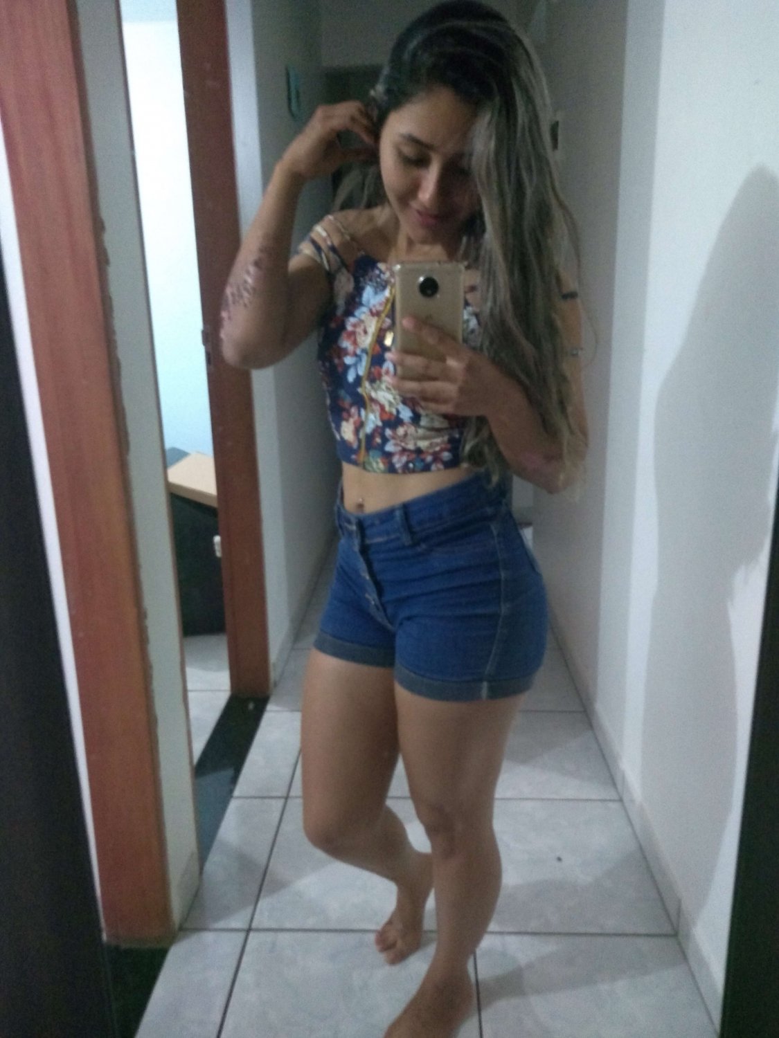 Loira mostrando o peitinho #a4au9LG9