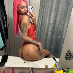 lightskin hoe is my local BROKE EATER turned to OF