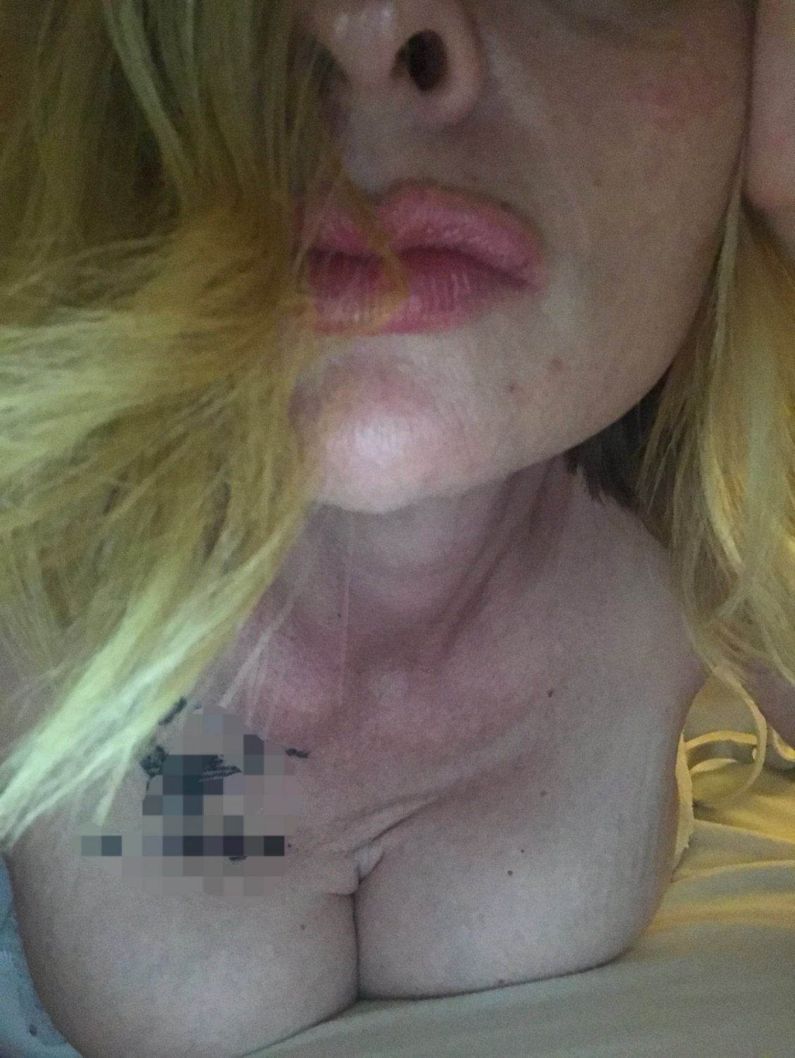 Slut GILF Justine #AEb9sN3u