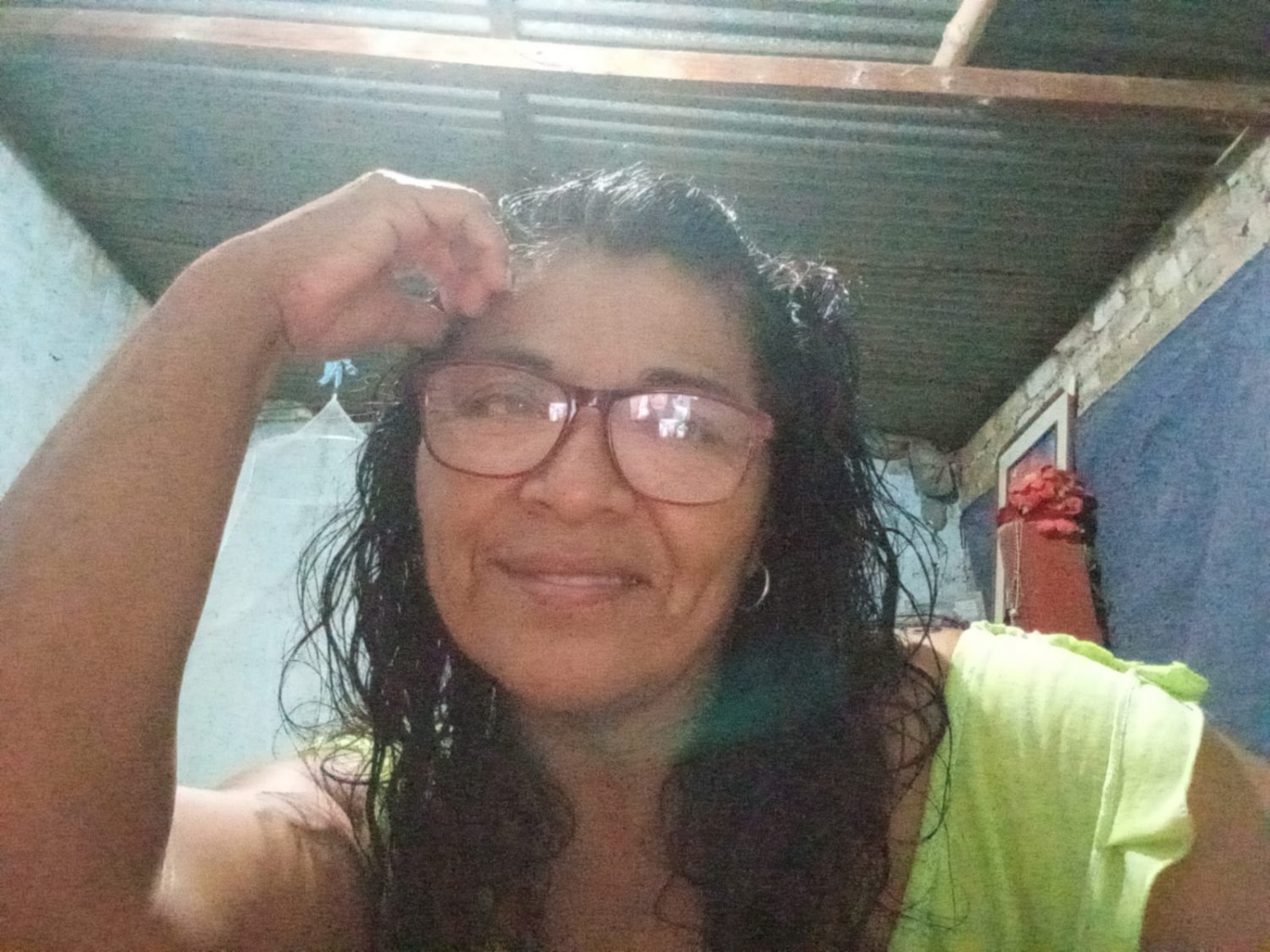 LE Ofrezco DINERO A LA MAMÁ DE MI AMIGO PARA REVENTARLE EL SAPO 💵💵.. ENORMES TETAS DE MILF MORENA #AeQ9k7ND
