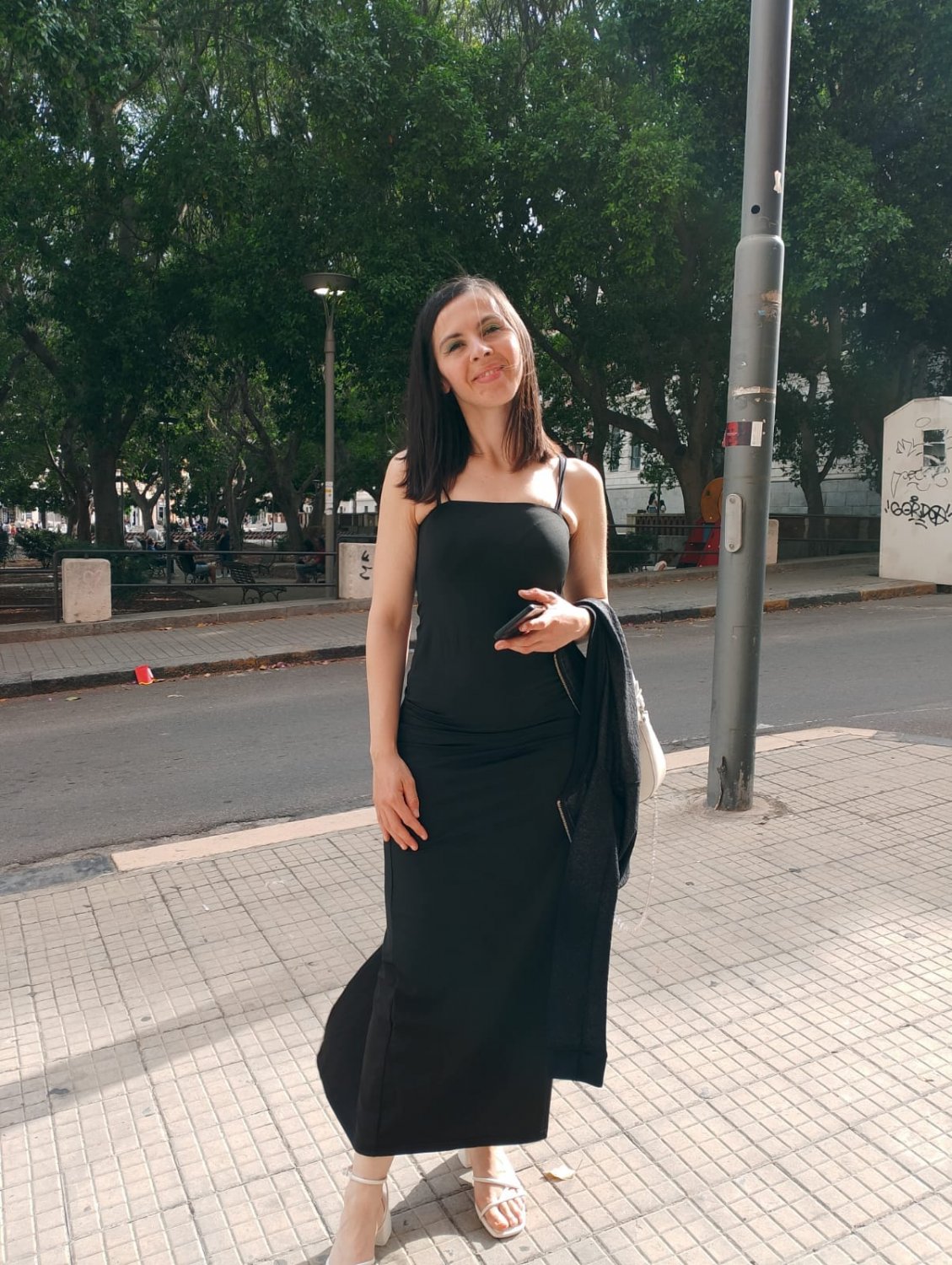 Anna #AOZrO8fT