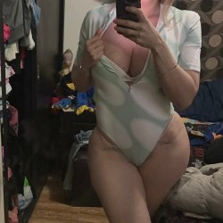 Sexy massive fake ass blonde milf
