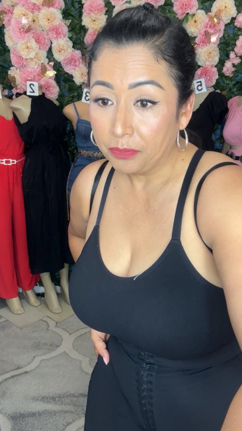 This Mexican bitch is live on FB right now, let’s make her view go up and let’s comment “EroMe” #baJv2mly