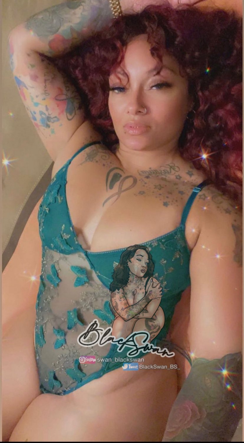 Thick tatted redbone Black swan #BkWzR1gu