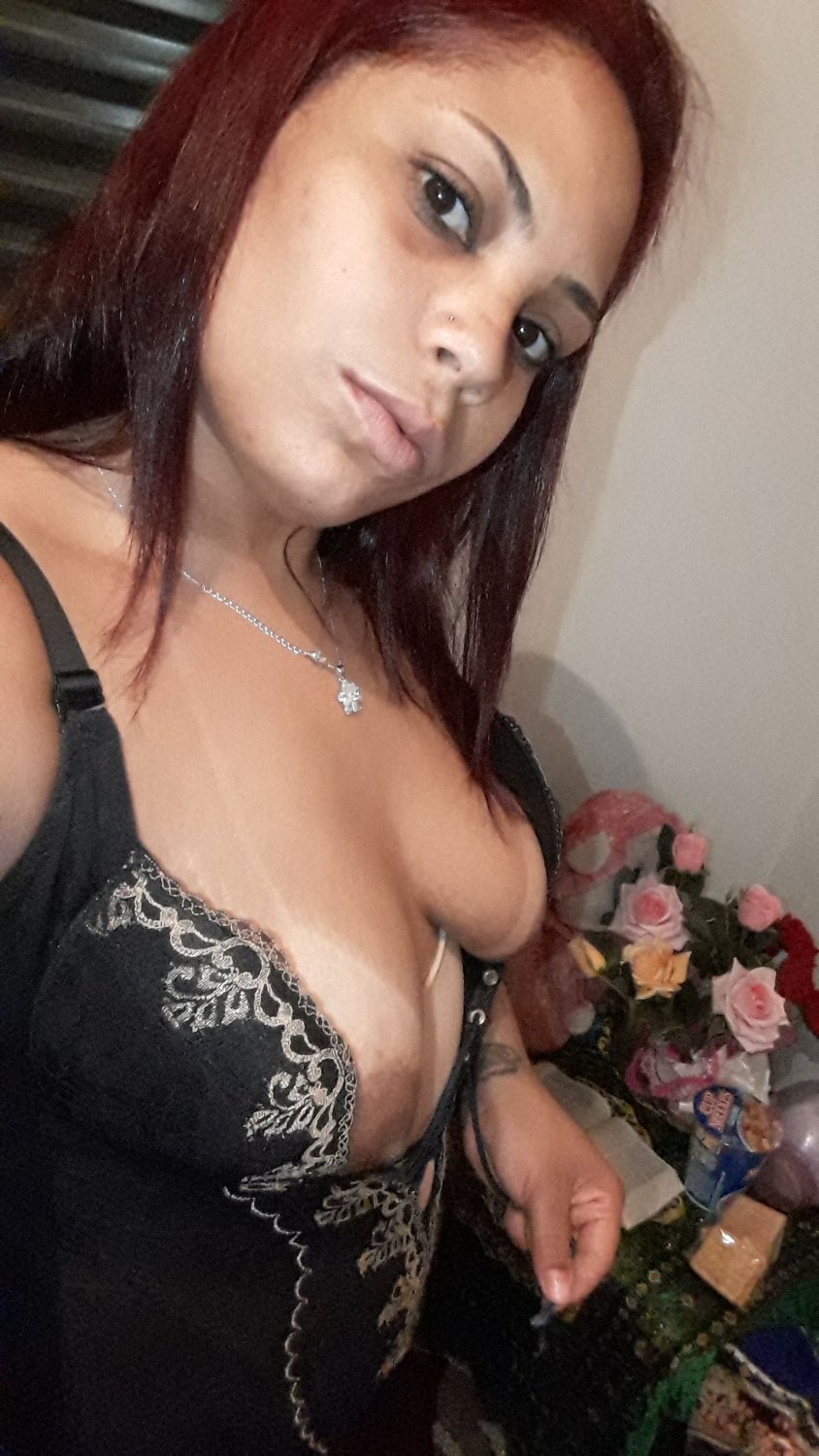 Morena safada trepando com dois. Quem é o oficial? #BlBXwicL
