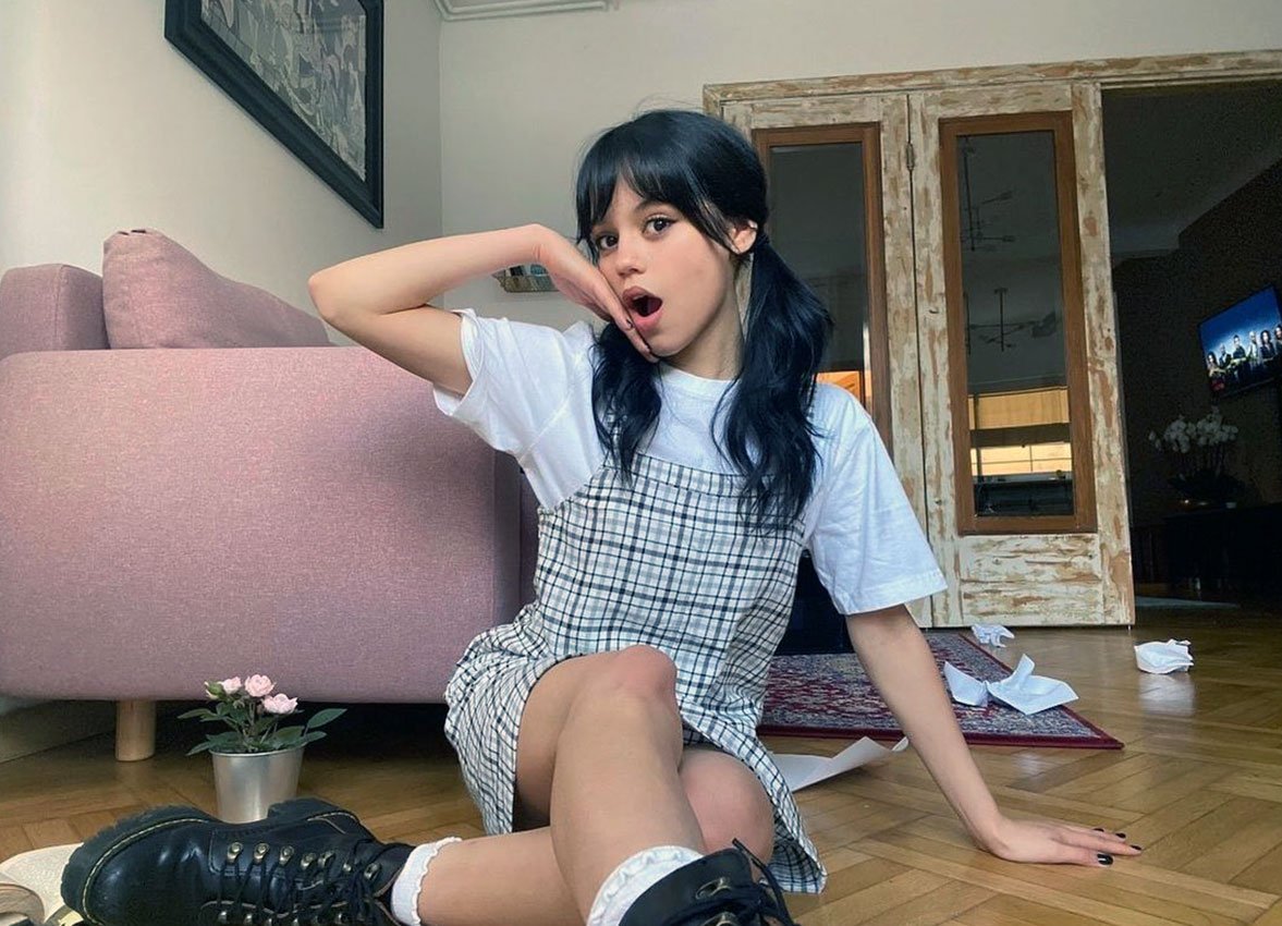 Jenna Ortega mostrando o quanto que ela gosta de ser putinha #BqcdkrYr