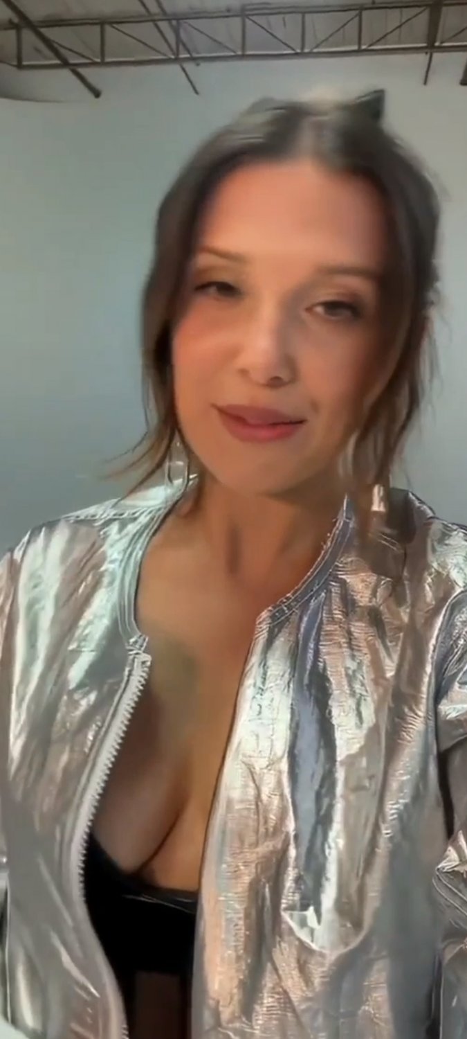 bwweoiji Finalmente ela fez ensaios sexuais ou filme porno.eu não tô acreditando que esse dia chegou #bwweoIjI