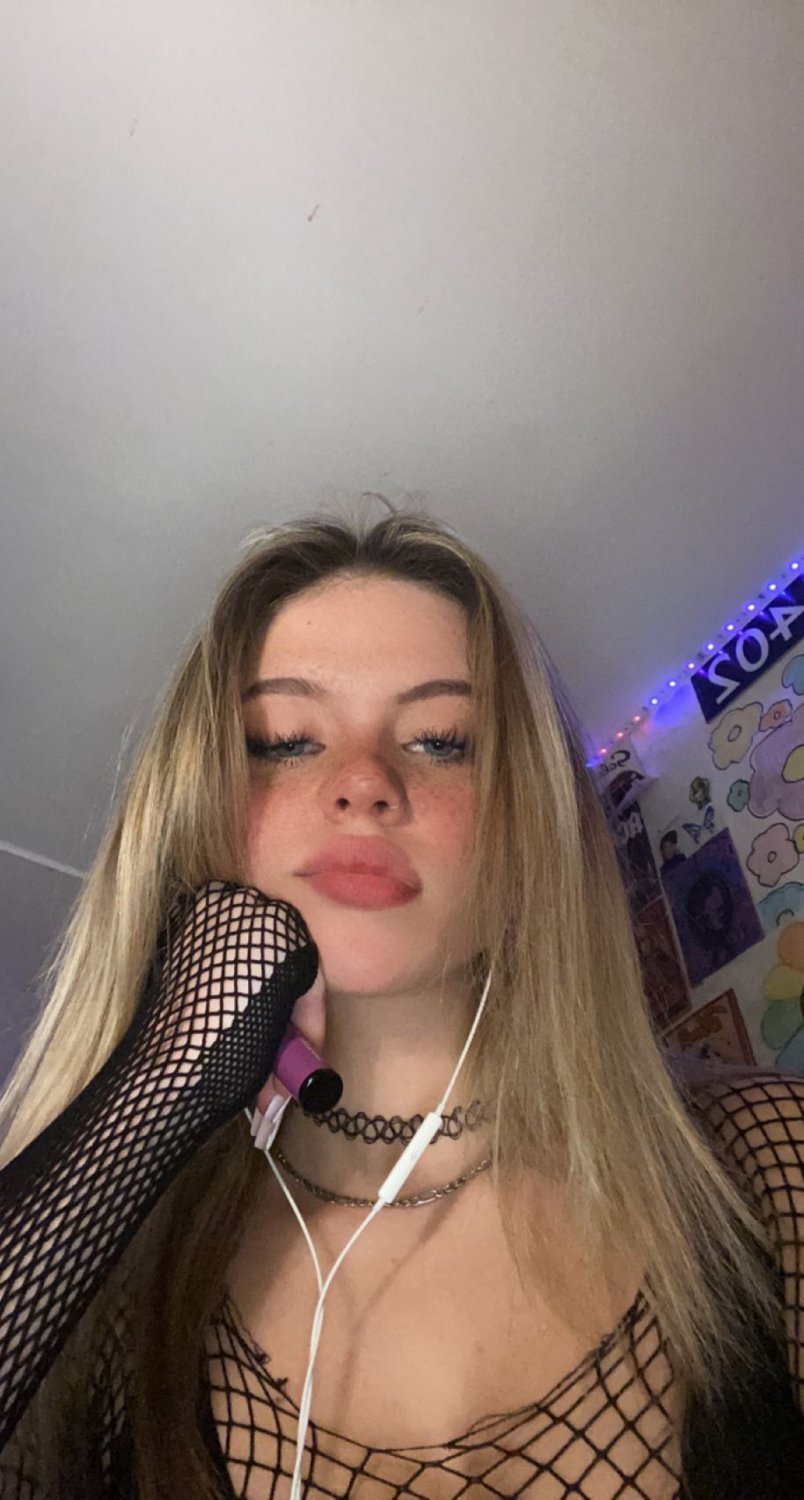 *LEAKED* Barely Legal Blonde Teen Nudes !!! (18yo) #c07DhPwb