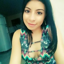 Kaillany safadinha no banheiro