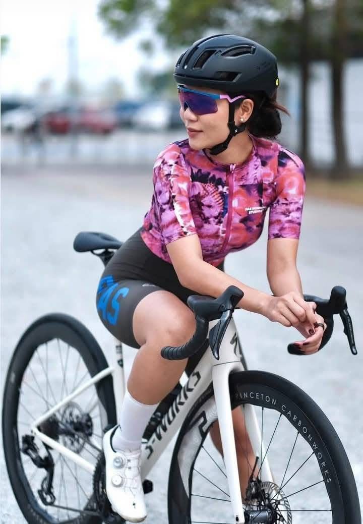 🥵 Some sexy hot female bikers 🥵 #CDsIsQli