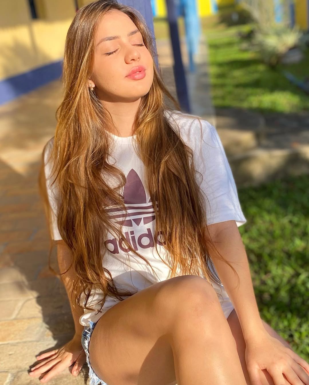 A suavidade do pôr do sol me lembra que a beleza está nos detalhes ☀️✨🦋(JPG) #cTvgtJYO