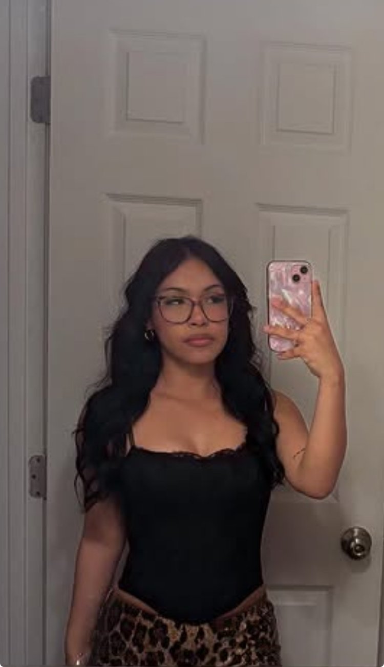 SEXY LATINA SLUT + AI VIDEO #CWFolBdw