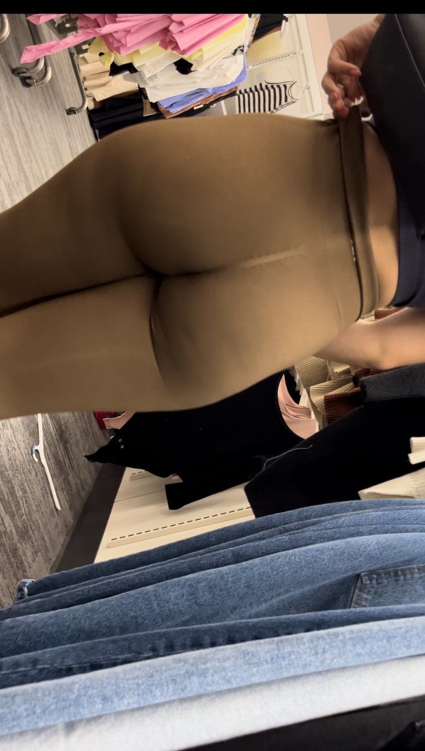 Candid Latina ass up close #CWumAqxh