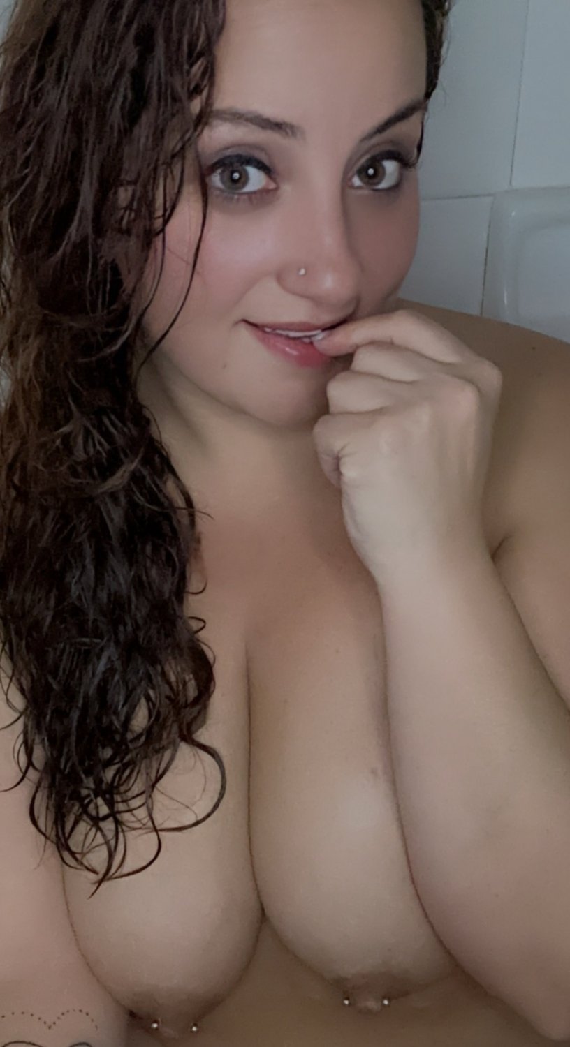 Thick slut craves attention #D0ZLtL2K