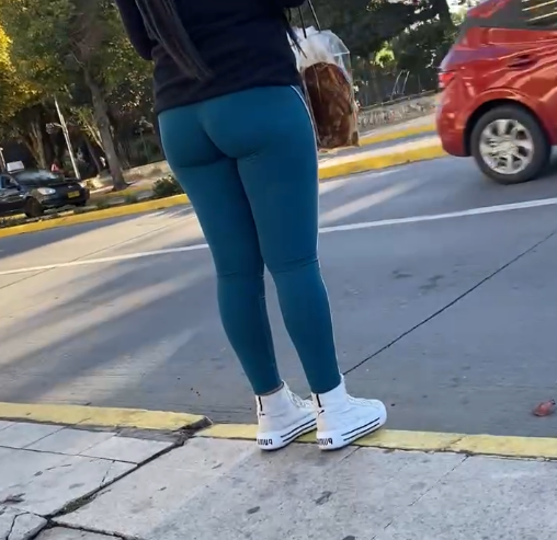 leggins candid #d4iZuVp9