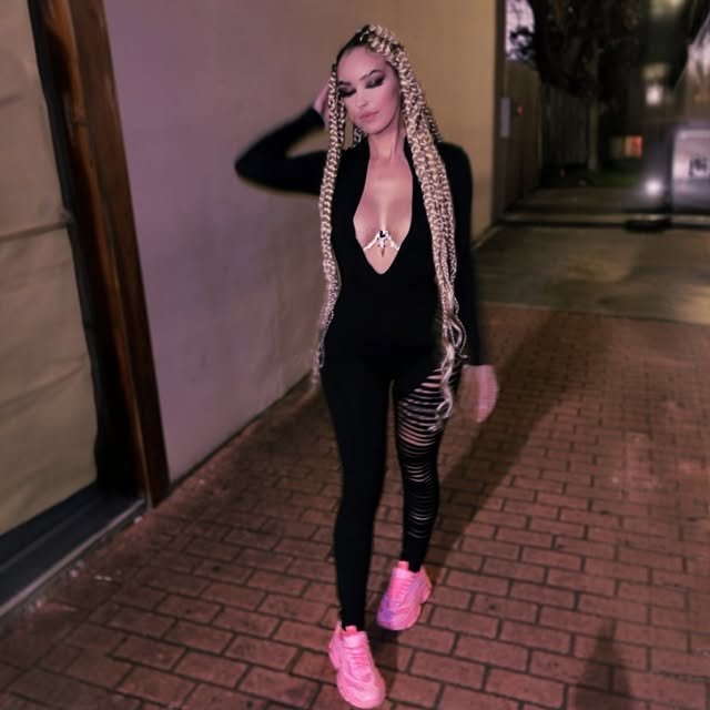 Hot real snowbunny slut #d79hFOp0