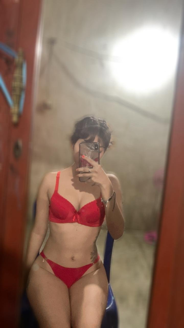 Que les parece esta flaca putita #dEnGaMVQ