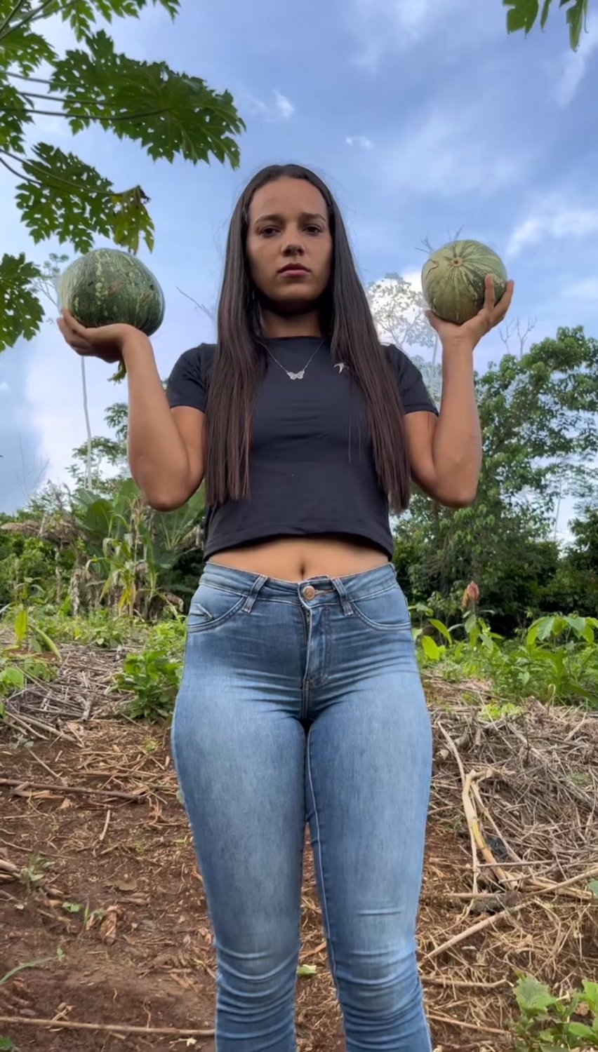 Mulher rabuda do caralho 🤤😜 #dJfM7kX1