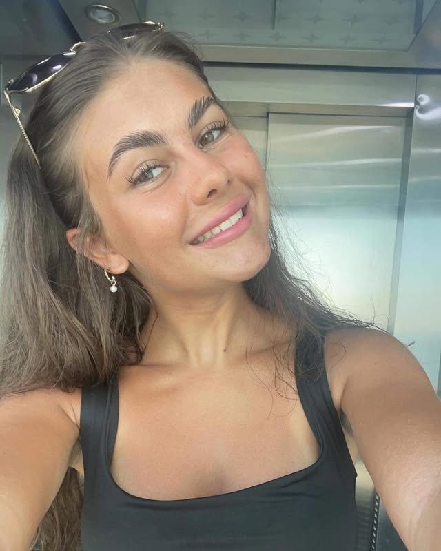 Sexy busty college teen Jasmine #DksfD9D0