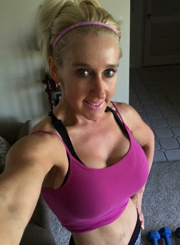 Blonde cougar #DPM4IJjv