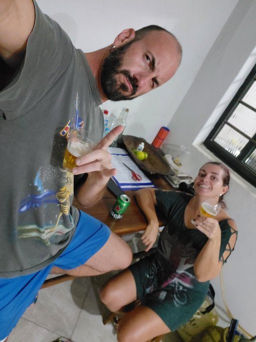 Filmou comendo o cu da esposa e caiu na net #DuJj1h0C