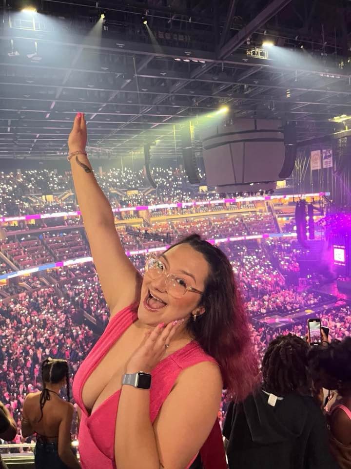 Sexy busty nerdy teen Meadow #E4apROMX