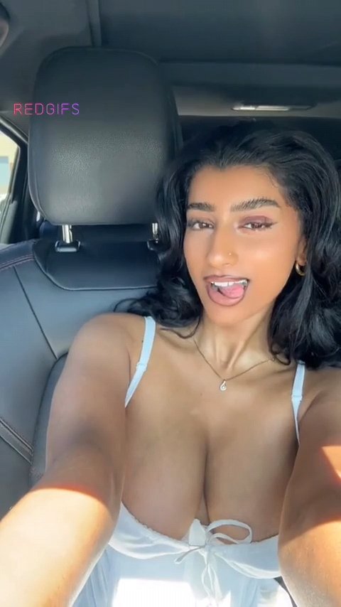 Sexy Desi Driver #e75YnOHP