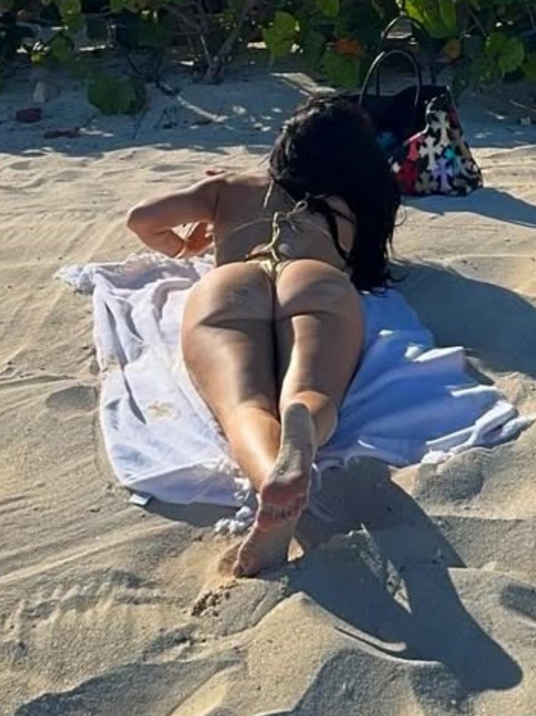 Kylie Jenner showing off her whore body like the slut she is #e7oOMpli