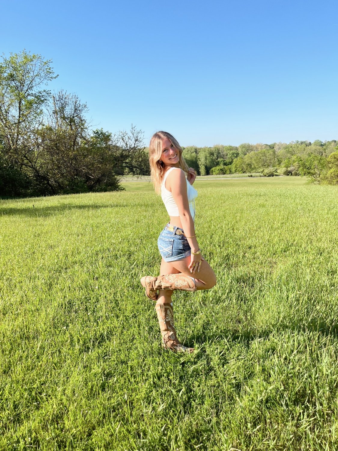 This teen cute loves to tease her body online #e7xUE1W2