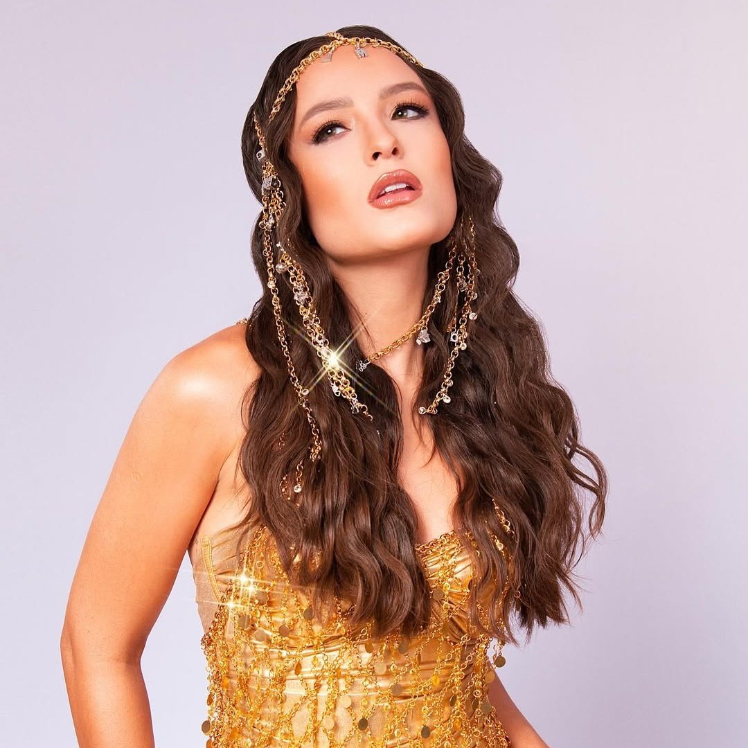 Belezza , fotos perfeitas de Larissa...Larissa Manoela lindissima , fofa e deliciosa !!! #EavQiRQW