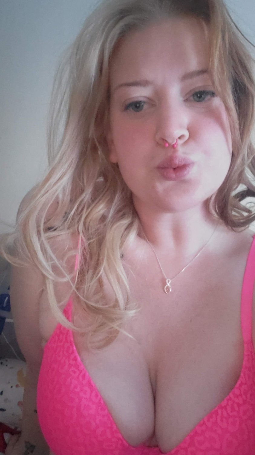 Chubby Webslut Lauren Part 1 #eg9JJ0lf