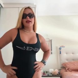 Sarah rebolando o Rabo Gigante 🍑🇧🇷