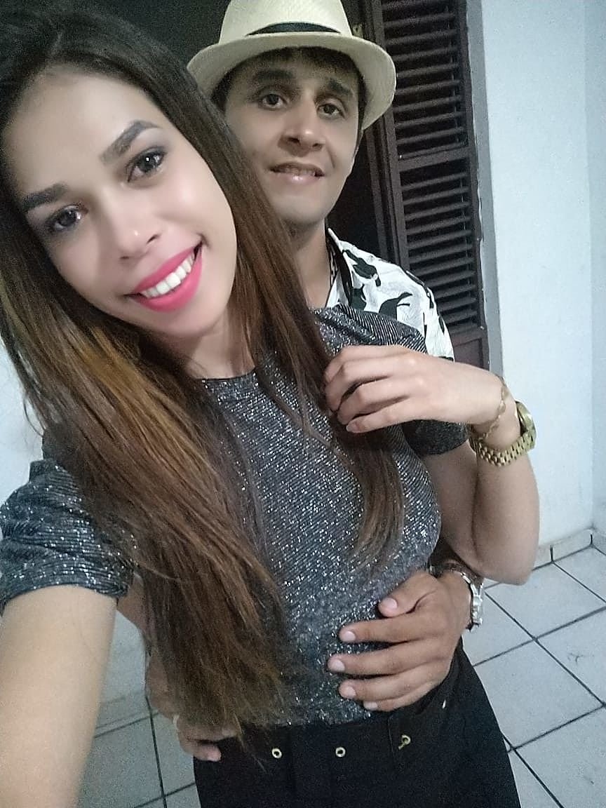 Comeu a magrinha de casa e a peituda #elkK71JU