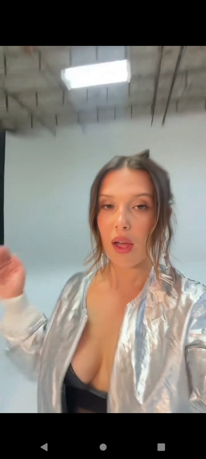 eqdhigrw Finalmente ela fez ensaios sexuais ou filme porno.eu não tô acreditando que esse dia chegou #eQdHiGrw