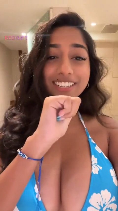 Busty Desi Bikini GF #euhyEAH8