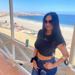 Madura chilena enseña las tetas