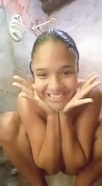 Novinha Baixa Renda Apetitosa Com Peitãos Naturais e Pepekinhaa Lisa na Cera - 👉 mixadulto.com #FaAG4bTD