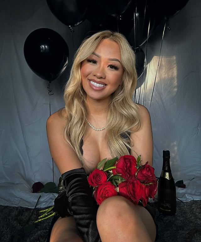 Sexy busty ABG MILF Nubs #FyPUEKPI