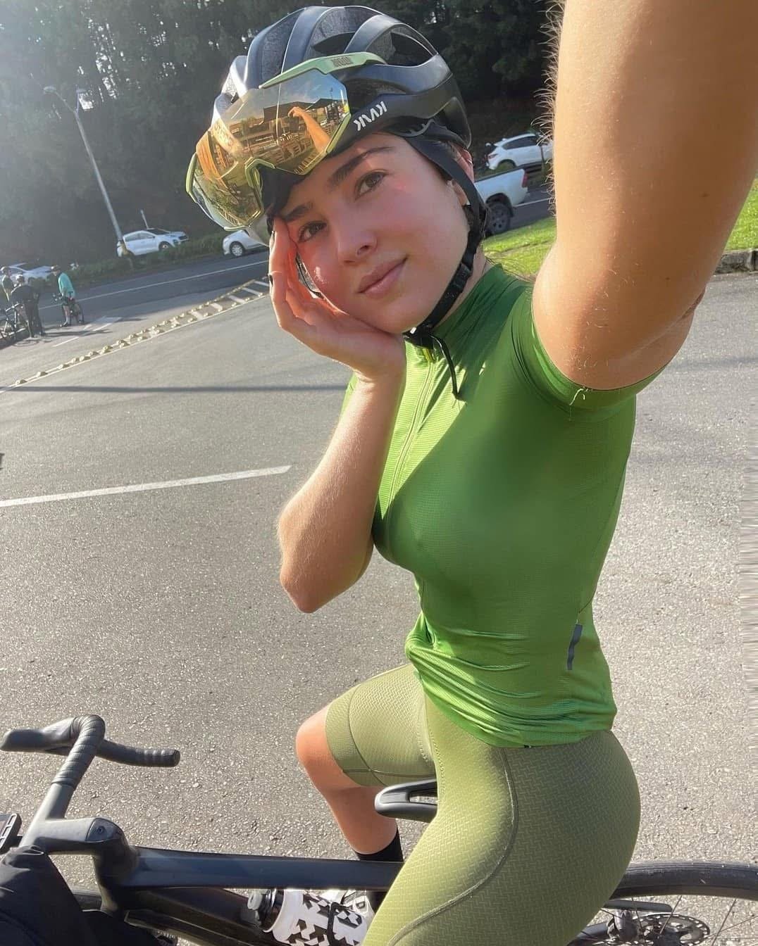 🥵 Some sexy hot female bikers 🥵 #Gk8QxO2G
