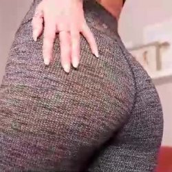 day 5 of a week of clips from queen L for the simp pumpsluts – 4.2.25 – i have them all!