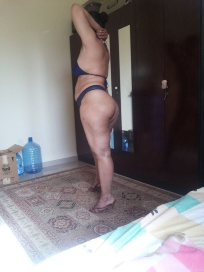Cute aunty 🍑 #gV9nZ5db