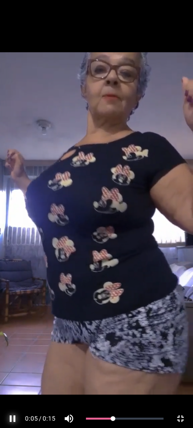 LA ABUELA DE MI AMIGO LE Ofrezco DINERO PARA LLENARLE LA BOCA DE LECHE .. MUY PRONTO MAS FOTOS. MILF #gW4UAG98